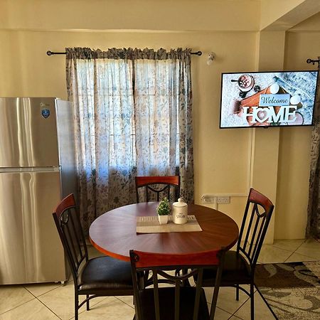Castle Berry Apartments Kingstown Bagian luar foto