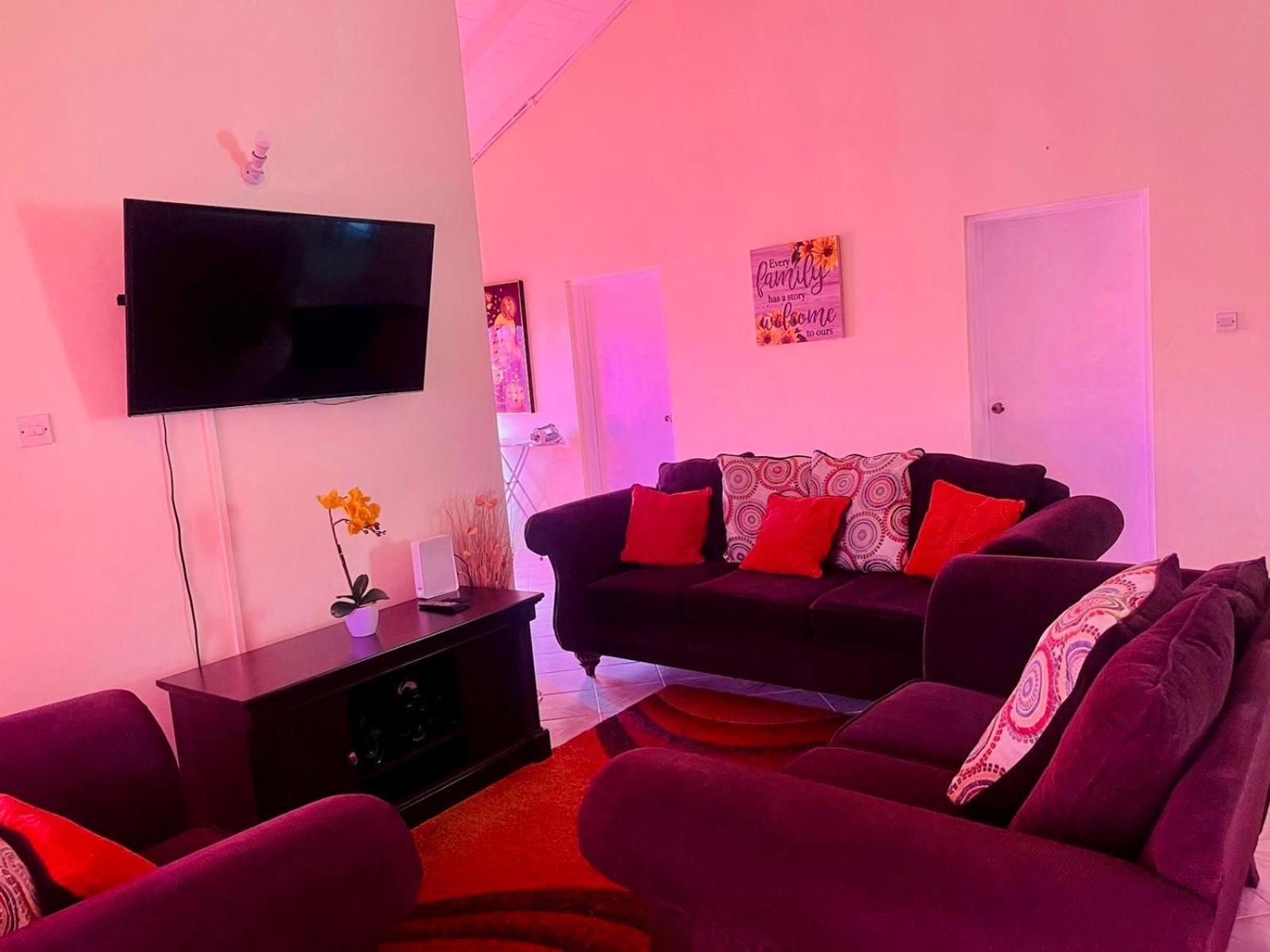 Castle Berry Apartments Kingstown Bagian luar foto
