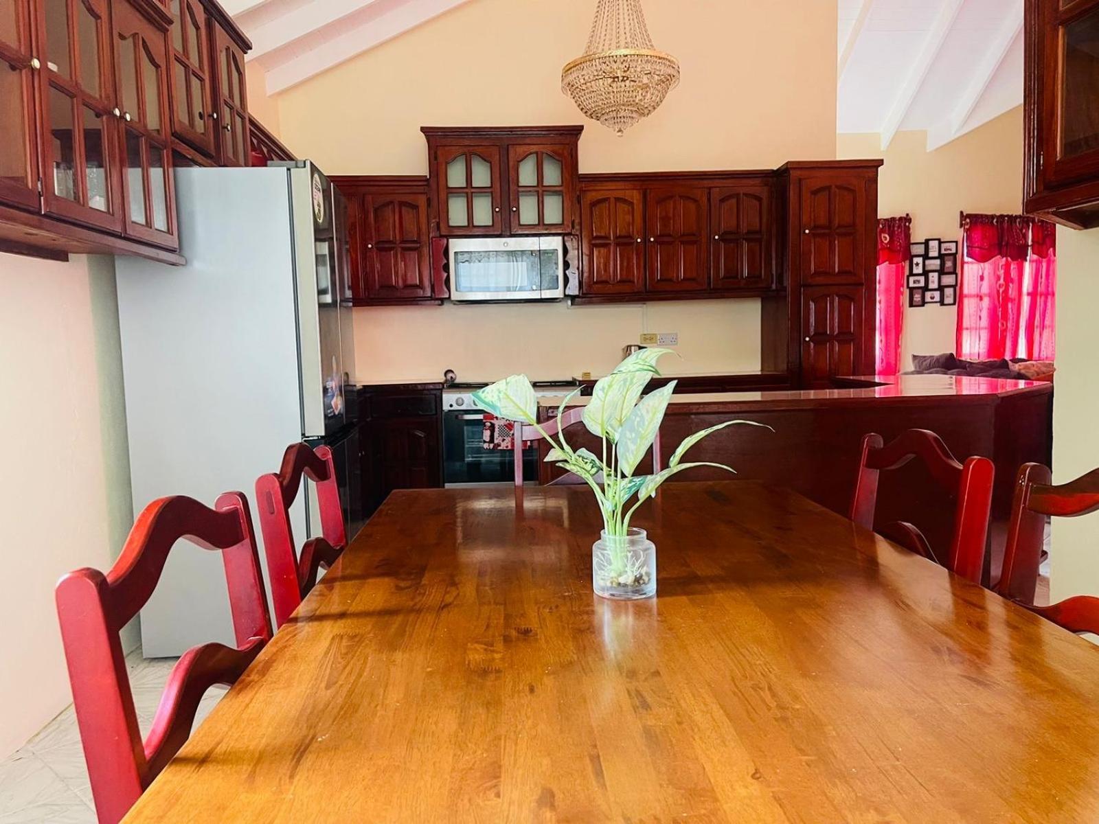 Castle Berry Apartments Kingstown Bagian luar foto