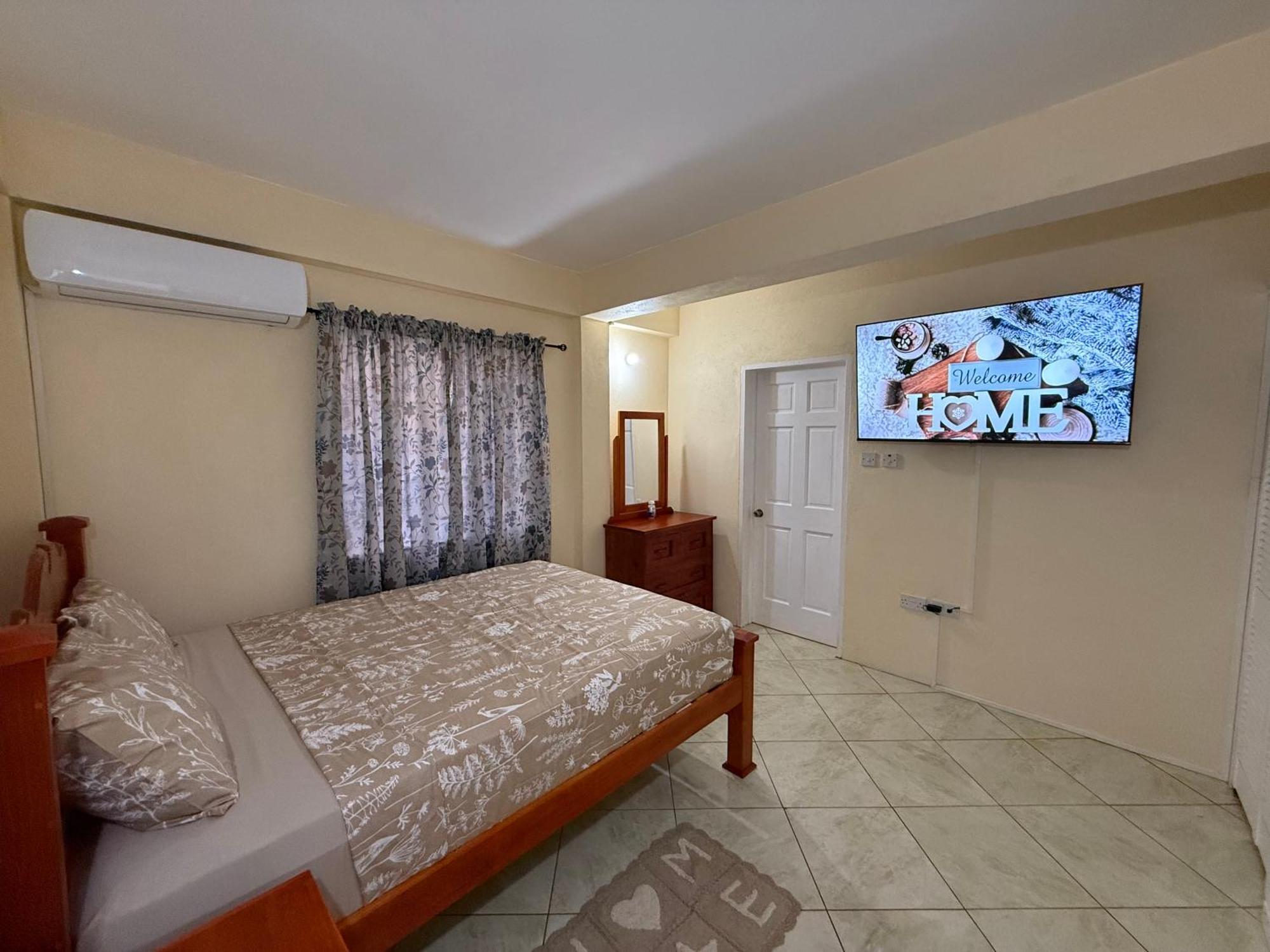 Castle Berry Apartments Kingstown Bagian luar foto