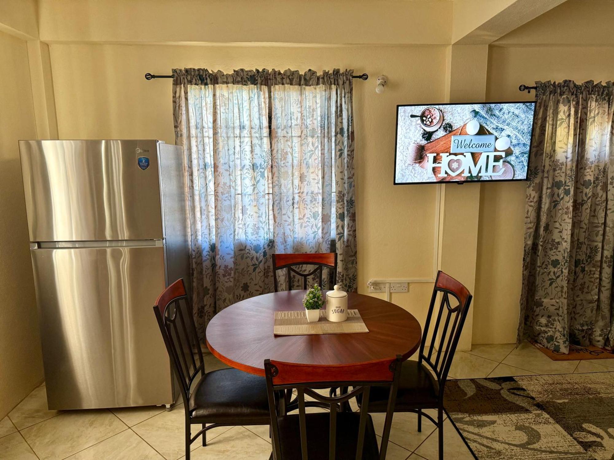 Castle Berry Apartments Kingstown Bagian luar foto